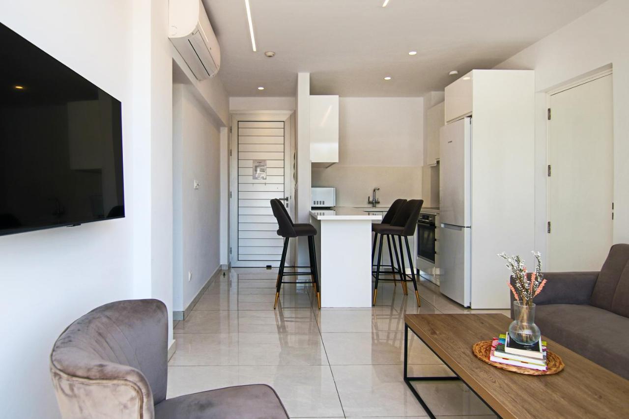 Apartamento Phaedrus Living - Seaside Executive Flat Harbour 207 Paphos Exterior foto